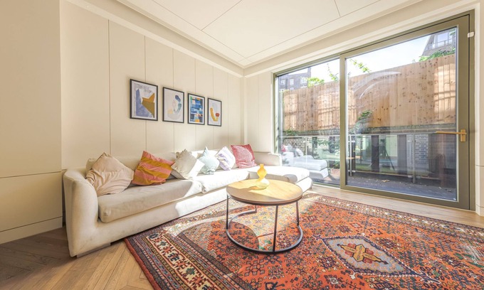 Haverstock Casa | Spacious 5 bdrm townhouse in Camden