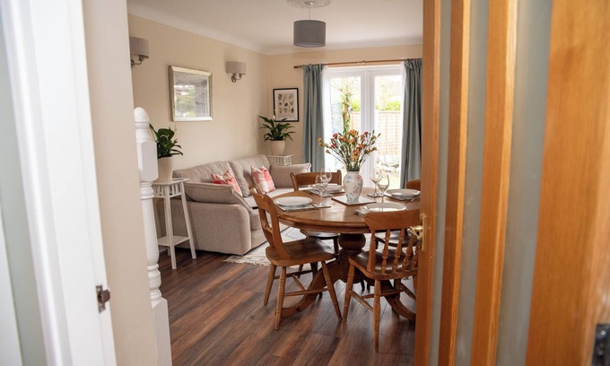 Poulton-le-Fylde Casa | Spacious 5-bedroom house in Poulton with garden and parking