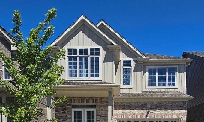 Ayr Casa | Spacious 5-Bed home, Bedm on Main Floor, 10/15 min to Paris/Cambridge/Kitchener