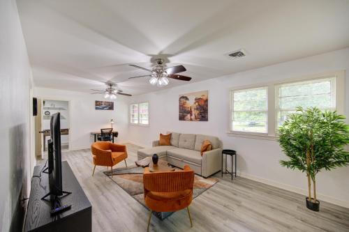 Beaumont Casa | Spacious 5 Bed Home with Massage Chair and Futsball Table