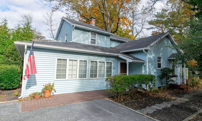 Rehoboth Beach Cabaña | Spacious 5-Bed Beach Cottage in The Pines – Walk to Shops, Dining & Beach!