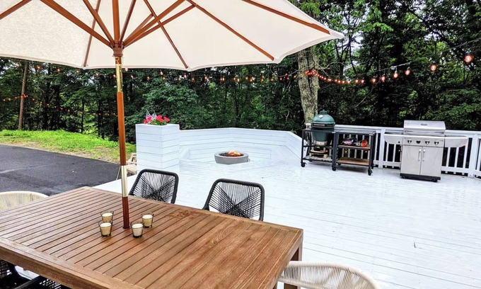 Mountain Valley Cabina | Spacious 5-bedroom Cabin on 12 acres close to Wineries/Breweries/Hiking