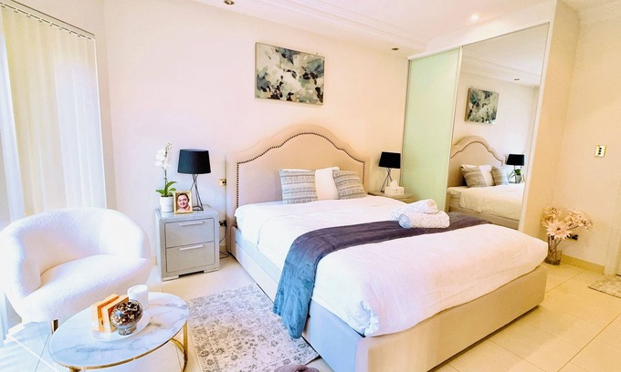 Ramsgate Beach Casa | Spacious 5-bedroom house water view in Ramsgate Beach with WiFi, AC.