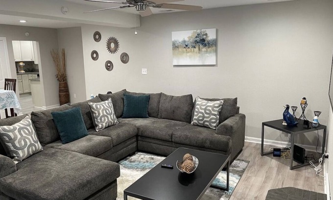 Norfolk - Virginia Beach Casa | Spacious 5 bedroom 4 bathroom