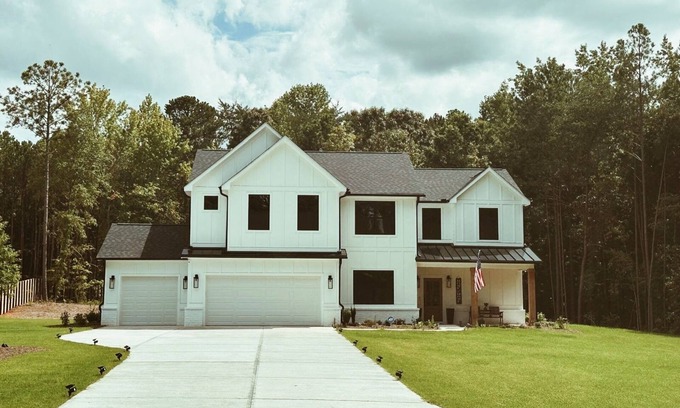 Lawrenceville Casa | Spacious 5-bedroom house in enchanting Lawrenceville with WiFi, AC