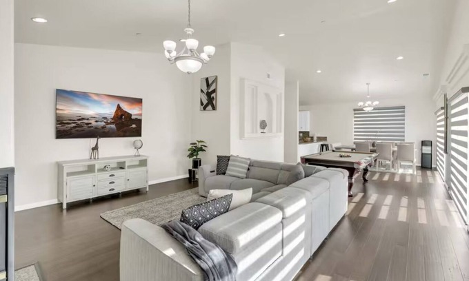 Spring Valley Casa | Spacious 5-bedroom house in welcoming Spring Valley with AC, WiFi