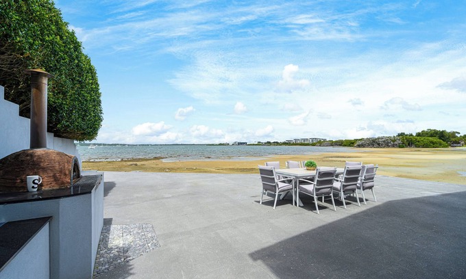 Taren Point Villa | Spacious 5-bedroom villa with WiFi and AC in delightful Taren Point