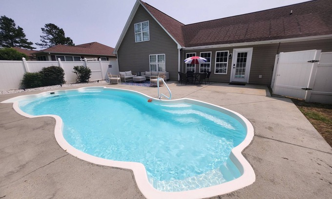 Shallotte Casa | Spacious 5-bedroom Beach Retreat W/ Private Pool