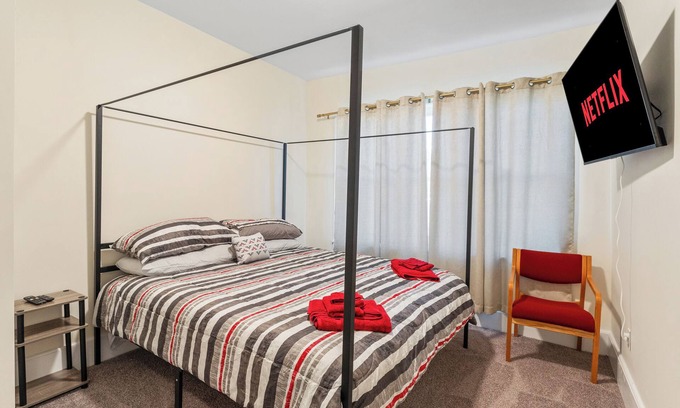 Wilmington Casa | Spacious 5-bedroom house in charming Wilmington with WiFi, AC