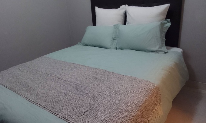 Greater Johannesburg Metropolitan Area Casa | Spacious 5-bedroom house with WiFi 15 min from the airpot.