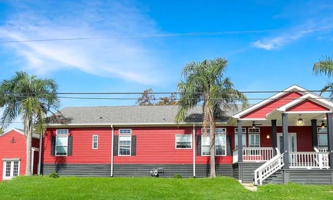 Jean Lafitte Casa | Spacious 5-bedroom house with WiFi, AC in charming Lafitte