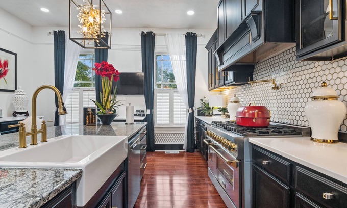 Opelika Casa | Spacious 5-bedroom house with AC and WiFi in charming Opelika