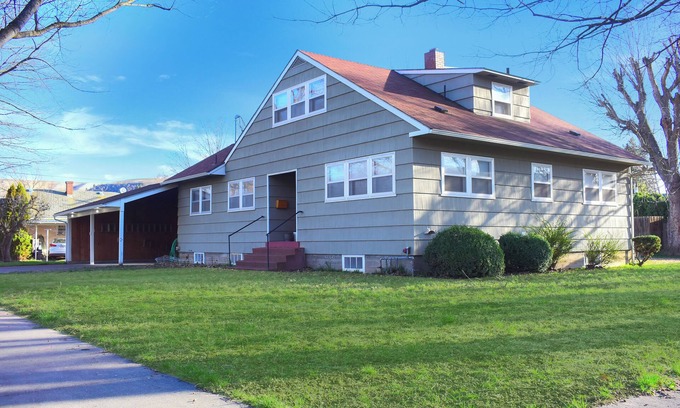 Dayton Casa | Spacious 5-bedroom house in lovely Dayton with WiFi
