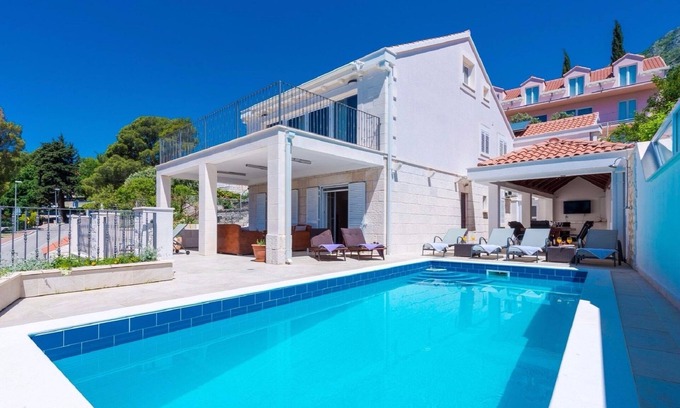 Mlini Villa | Encantadora villa de piedra de 5 dormitorios con piscina privada y vistas al mar