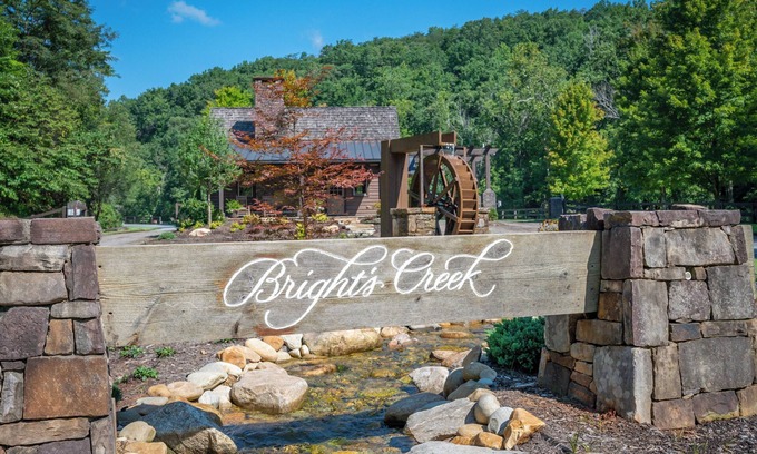 Mill Spring Casa | Spacious 5-bedroom Home on Golf Course in Mill Spring, NC