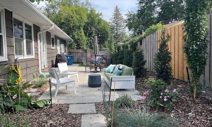 Edina Casa | Spacious 5-bedroom house in lovely Minneapolis/Edina border