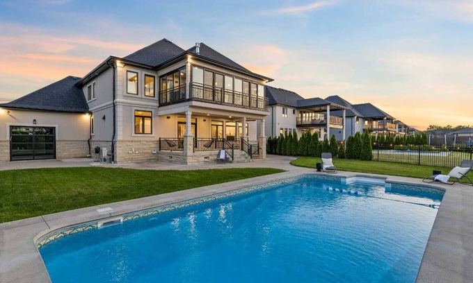 LaSalle Villa | Spacious 5-bedroom villa in amazing Seven Lakes golf course in Windsor