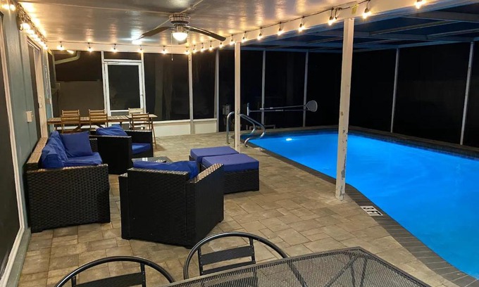 Clearwater Casa | Spacious 5 bedrooms 3 bathrooms Family-Friendly Home With Heated salt Pool