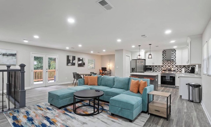Candler-McAfee Casa | Spacious 5 BR Holiday Retreat close to dt ATL