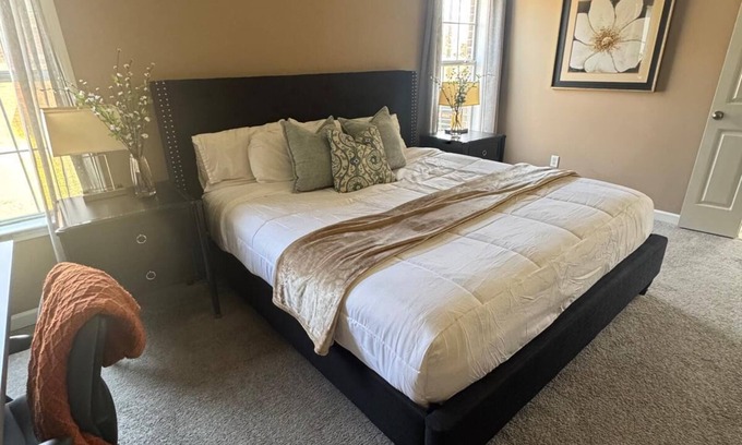 Cordova Casa | Spacious 5 BR- Plus open room with beds, Retreat in Cordova