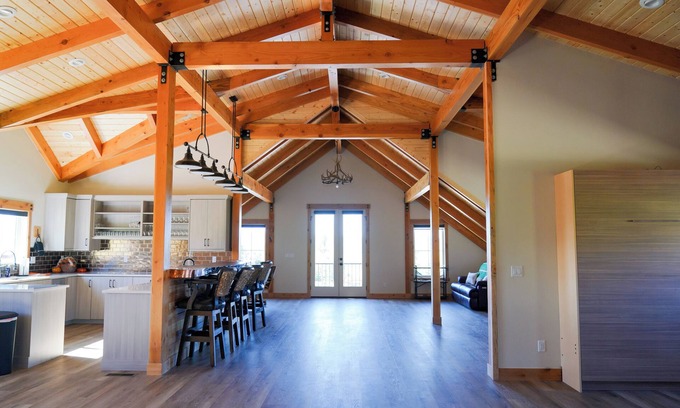 Kamas Cabina | Spacious 5 queen beds in an elegant bunkhouse lodge in beautiful Kamas Utah
