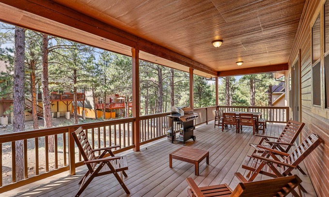 Ponderosa Trails Casa | Relax and Enjoy: Travertine Retreat in the Pines!