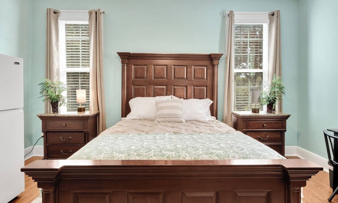Sherman Casa | Spacious 5BR Corporate Home/Ideal for Work Crews & Long Stays/Centrally located