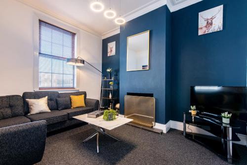 Derby Casa | Spacious 5BR House in Central Derby - Near Amenities