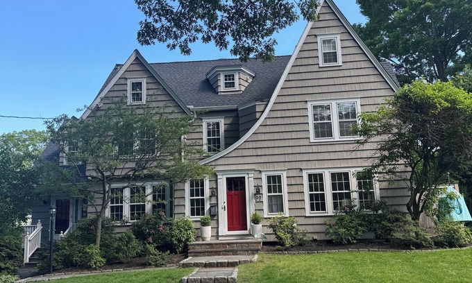 Fairfield Casa | Spacious 5BR in Fairfield–Walk to Town, Near Beaches & Across from Fairfield U