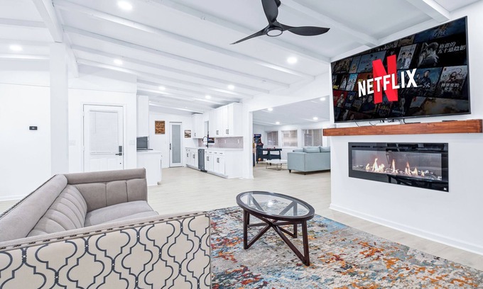 Smyrna Casa | Spacious 5BR Retreat with Game Room near Battery, Atlanta Braves, Smyrna Village