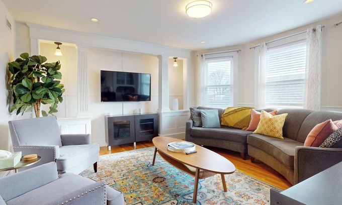 North Cambridge Apartamento | Gran 4/5 dormitorios, 2 baños cerca de Harvard, MIT, Tufts, cerca de la línea roja, C / A