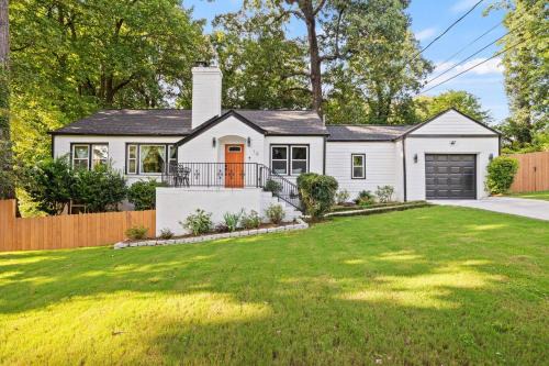 Church Street Casa | Spacious 5BR Yard Access Grant Park