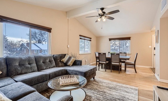 Scenic Heights Casa | Spacious 6 BD 3 BT 2 KT Retreat | Old Town Arvada