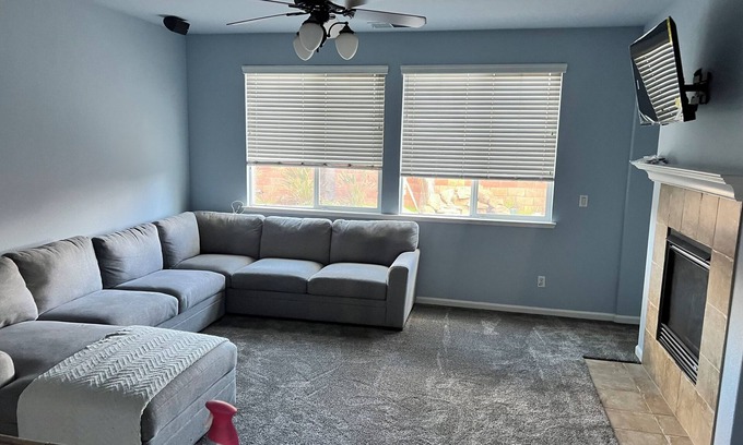 Rancho Cordova Casa | Spacious 6-bedroom house in charming Rancho Cordova w/ AC, WiFi, Swimming Pool