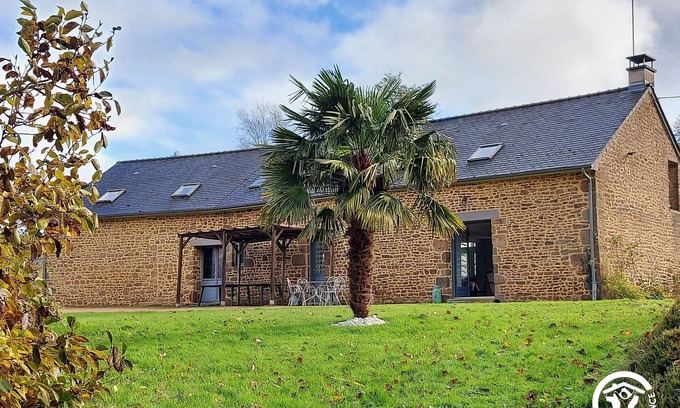 Carelles Cabaña | Gran casa rural con estanque y amplios jardines, ideal para familias, capacidad hasta 15 personas.