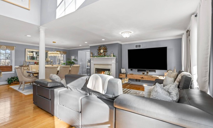 Barnstable Casa | Spacious 6-bedroom house in delightful Cape Cod with Saltwater pool & firepit