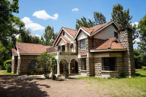 Ongata Rongai Cama Y Desayuno | Spacious 6-Bedroom Home near Maasai Lodge