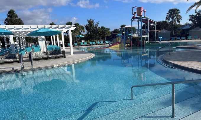 Four Corners Complejo | Spacious 6-bedroom resort with WiFi, AC in welcoming Kissimmee