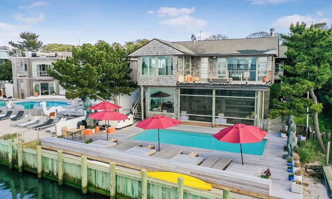 Fire Island Pines Casa | Spacious 6 Bedroom 6.5 Bath Pines house on the Bay w/AC, Heated Pool & Hot Tub