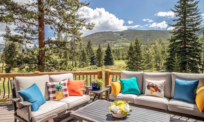 Keystone Casa | Spacious 6 Bedroom with hot tub on Keystone Ranch Golf Course