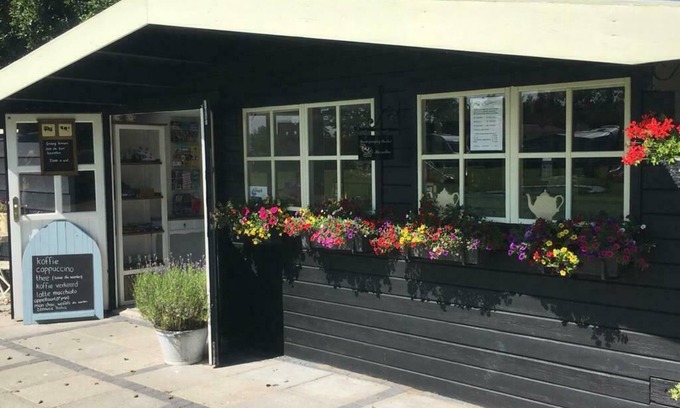 Veere Casa | Spacious 6 persons holiday chalet on child-friendly mini camping in Veere