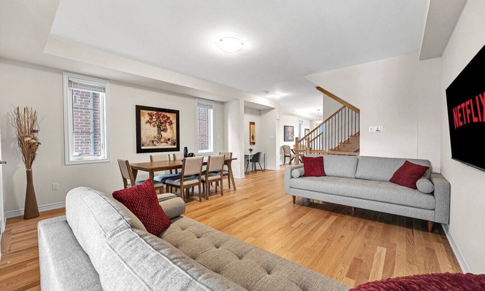 Burlington Casa | *Spacious* 6bed Home near Pier/Niagara/Toronto/QEW