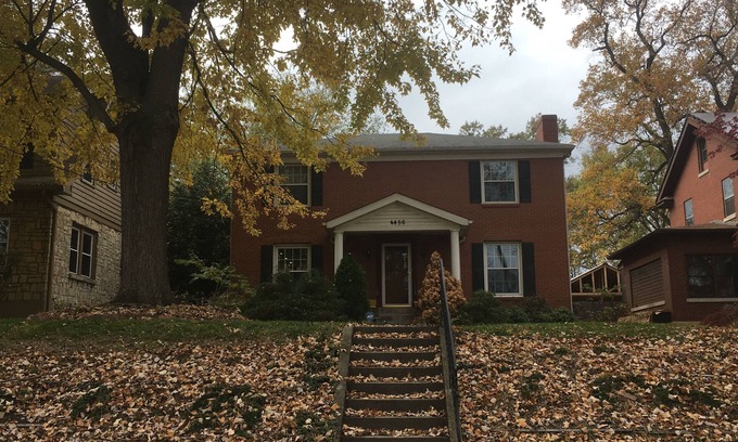 Wilder Park Casa | Spacious 6BR, 10 bed Derby House. Walk to the track.