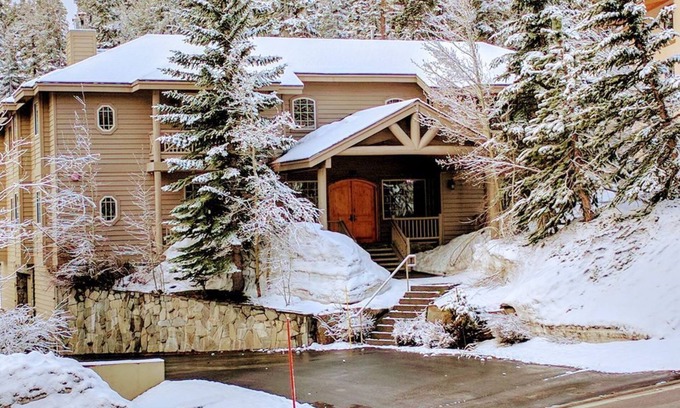 Mammoth Lakes Cabina | Pasos para llegar a los ascensores Canyon Lodge❆3800 pies cuadradosPrivate Jacuzzi y sauna❆ Garaje / armario
