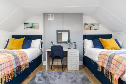 Golders Green Casa | Spacious 6BR London Home Sleeps 18 Near Tube