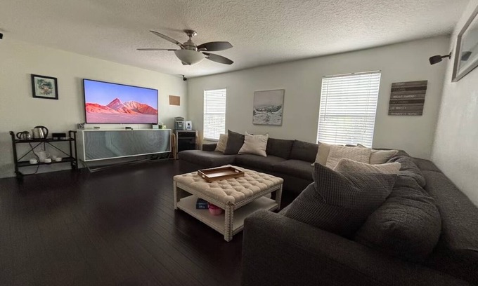 Vista East Casa | Spacious 7BR Home w/ Lakeview & Hidden Rooms