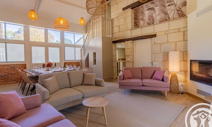Blaison-Saint-Sulpice Cabaña | Spacious 8-bedroom cottage in Anjou vineyards