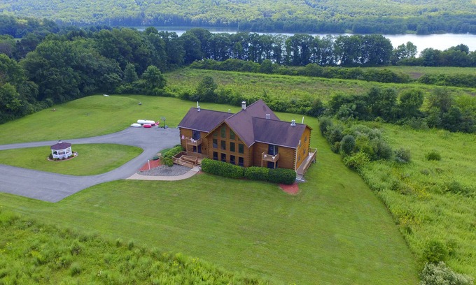 Aquashicola Cabina | Espacioso registro de 8BD / 7BA en el lago Beltzville en el sur de Poconos - SIN PROM
