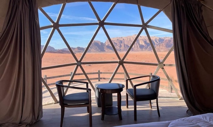 Wadi Rum Chalet De Esquí | Spacious 9-bedroom chalet in charming Wadi Rum Village with AC
