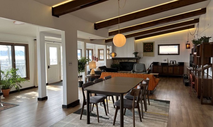 Pepin Casa | Spacious A-Frame & Bungalow, Lake Views, Hot Tub!